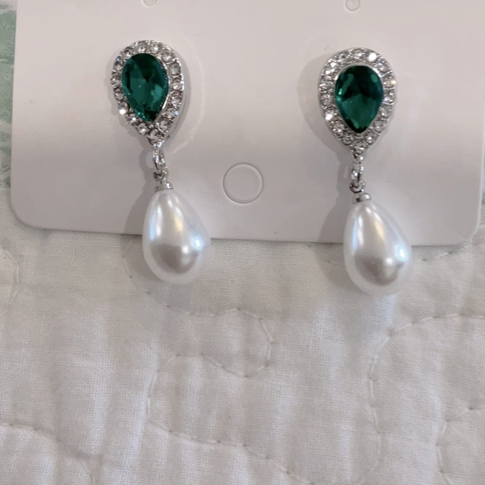 Pearl emerald drop earrings